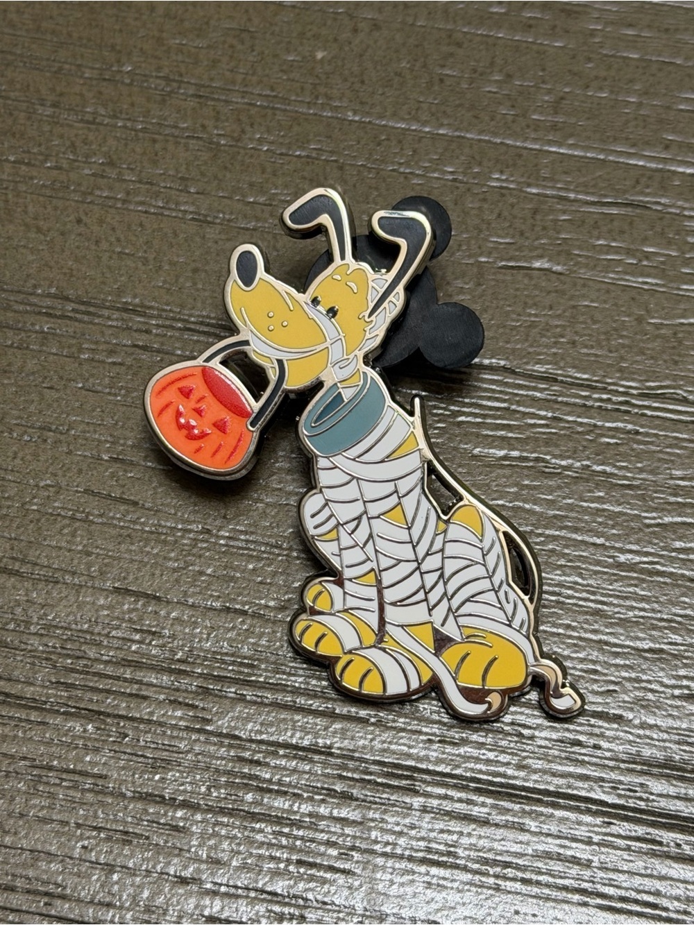 2026 Disney  Cats & Dogs Halloween Costume Mystery Pin Pluto Mummy
